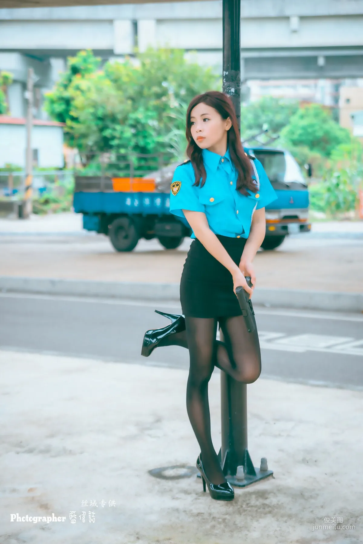 [Taiwan Beauties] Lai Xiaojing Under Zhongzhang Bridge (Female Police Officer Black Stockings) Photo Set photo 43