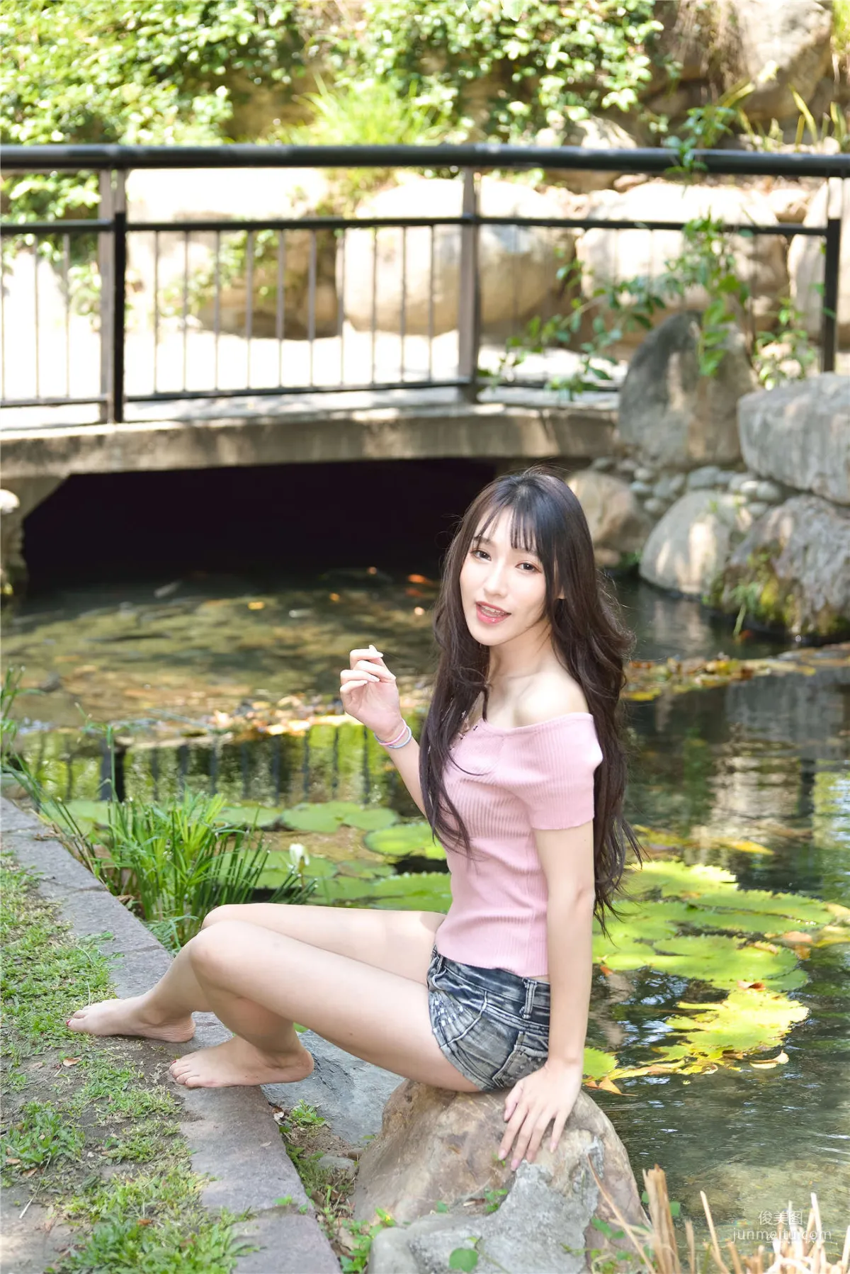 [Taiwan Beauties] Bi Bier "Gome. Fashion" Hot Pants Street Snap Photo Set photo 96