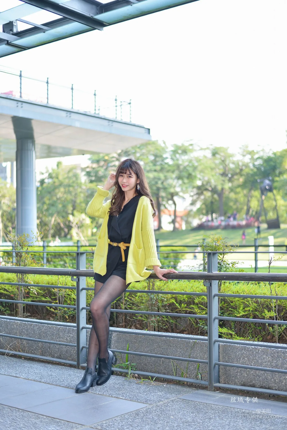 [Taiwan Beauties] Ti Ti National Taiwan Museum of Fine Arts. Fashion Black Stockings Street Snap Photo Set photo 12