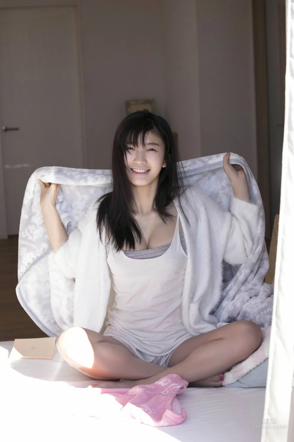 小倉優香《女神降臨》 [YS-Web] Vol.811 写真集23