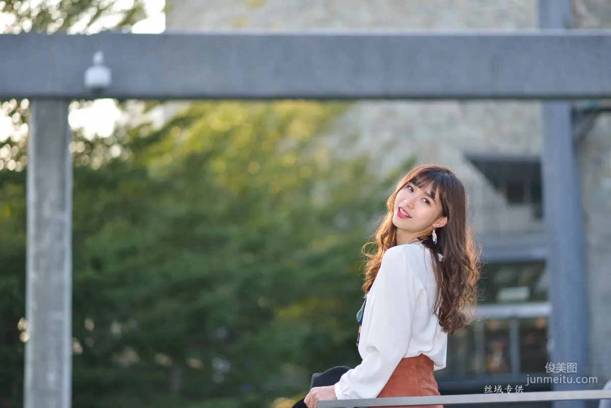 [Taiwan Beauties] Ti Ti, National Taiwan Museum of Fine Arts. Fashion, Black Stockings Girl Short Skirt Street Snap Photo Set photo 74
