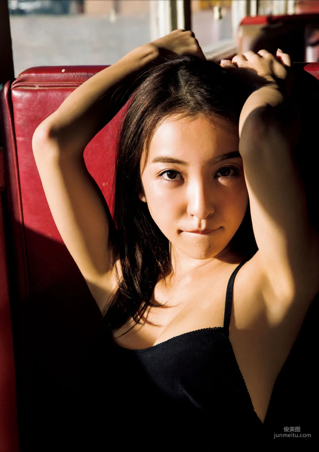 Tomomi Itano "Wanderer" (Kindle) Photo Set photo 85