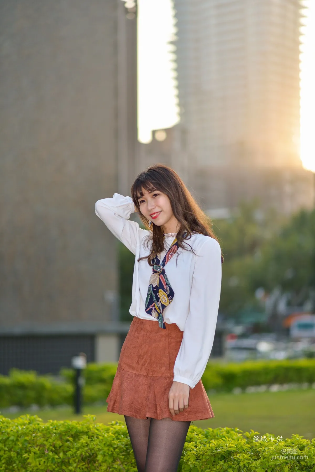 [Taiwan Beauties] Ti Ti, National Taiwan Museum of Fine Arts. Fashion, Black Stockings Girl Short Skirt Street Snap Photo Set photo 130