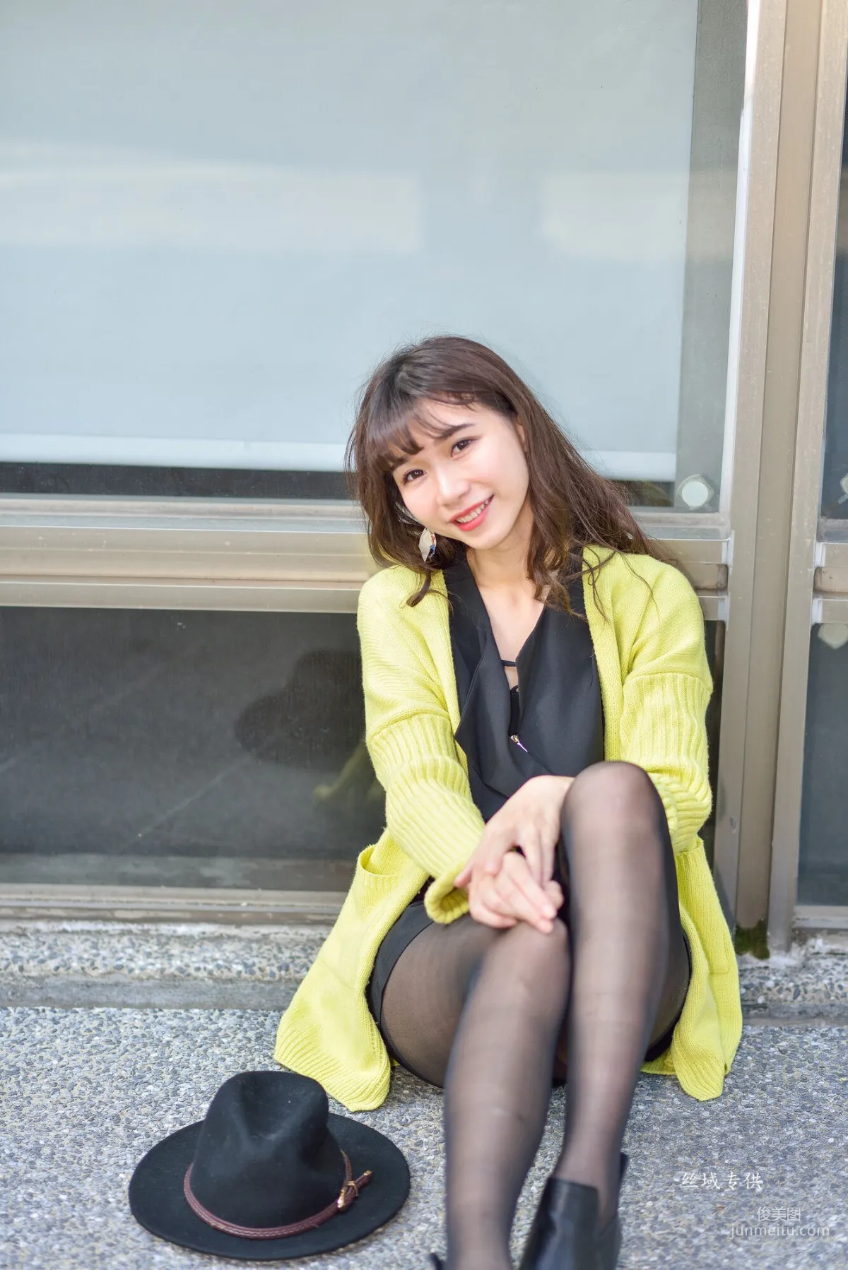 [Taiwan Beauties] Ti Ti National Taiwan Museum of Fine Arts. Fashion Black Stockings Street Snap Photo Set photo 92