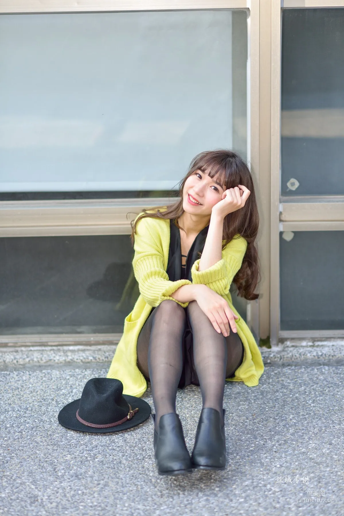 [Taiwan Beauties] Ti Ti National Taiwan Museum of Fine Arts. Fashion Black Stockings Street Snap Photo Set photo 95