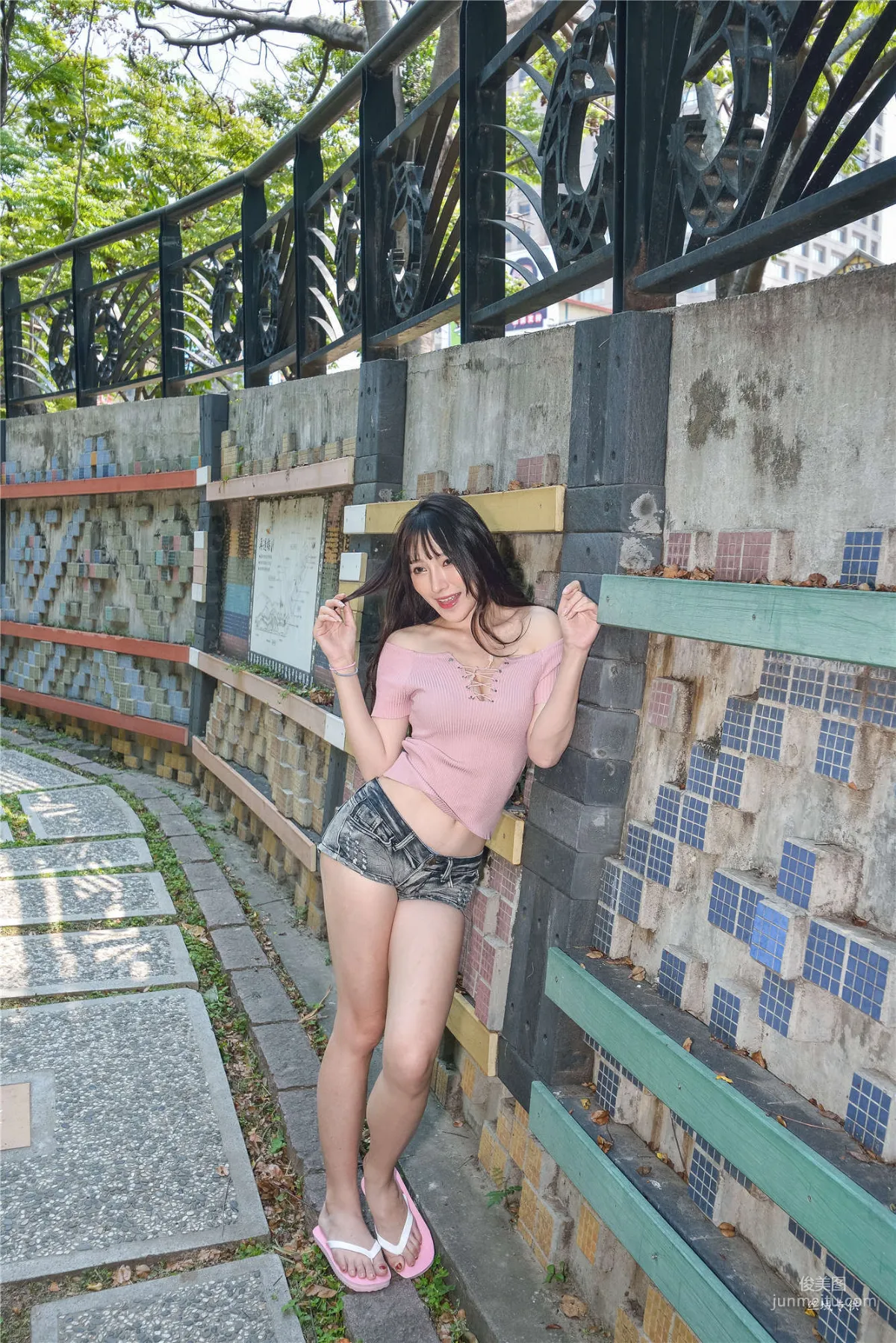 [Taiwan Beauties] Bi Bier "Gome. Fashion" Hot Pants Street Snap Photo Set photo 137