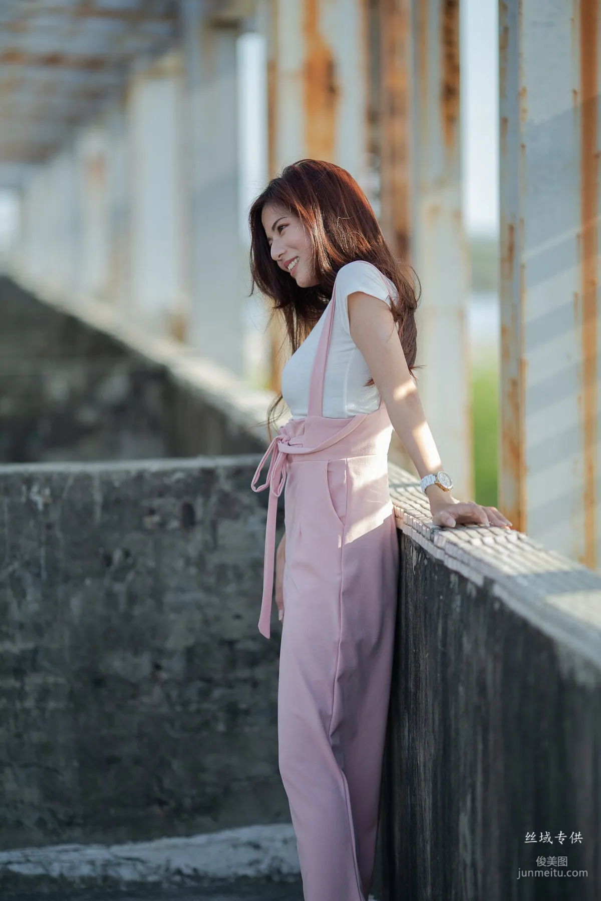 [台湾正妹] 方唯真《吊带裤+校服系列》 写真集9