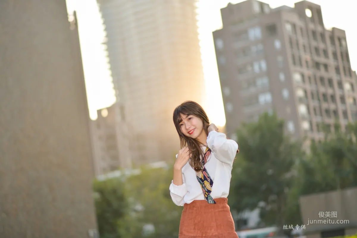 [Taiwan Beauties] Ti Ti, National Taiwan Museum of Fine Arts. Fashion, Black Stockings Girl Short Skirt Street Snap Photo Set photo 126