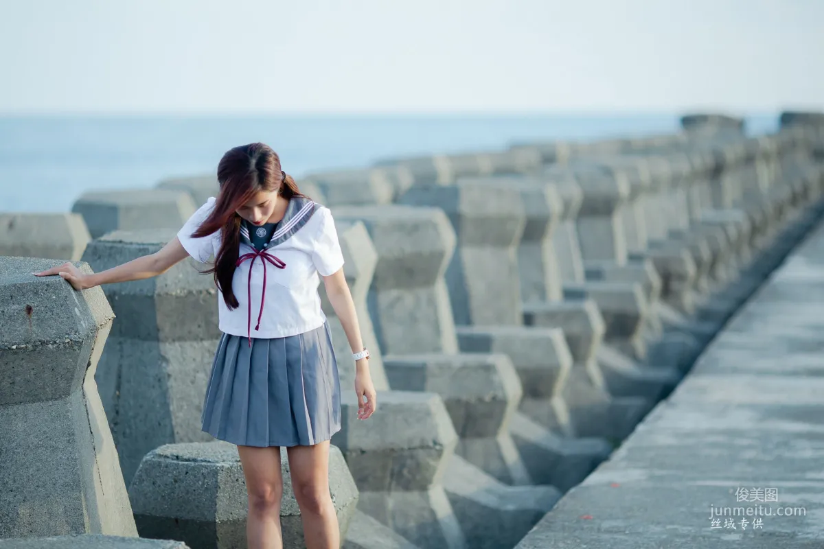 [台灣正妹] 方唯真《吊帶褲+校服系列》 寫真集 58