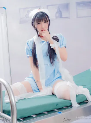 [台灣正妹] 喬喬兒《粉藍護士風》 寫真集