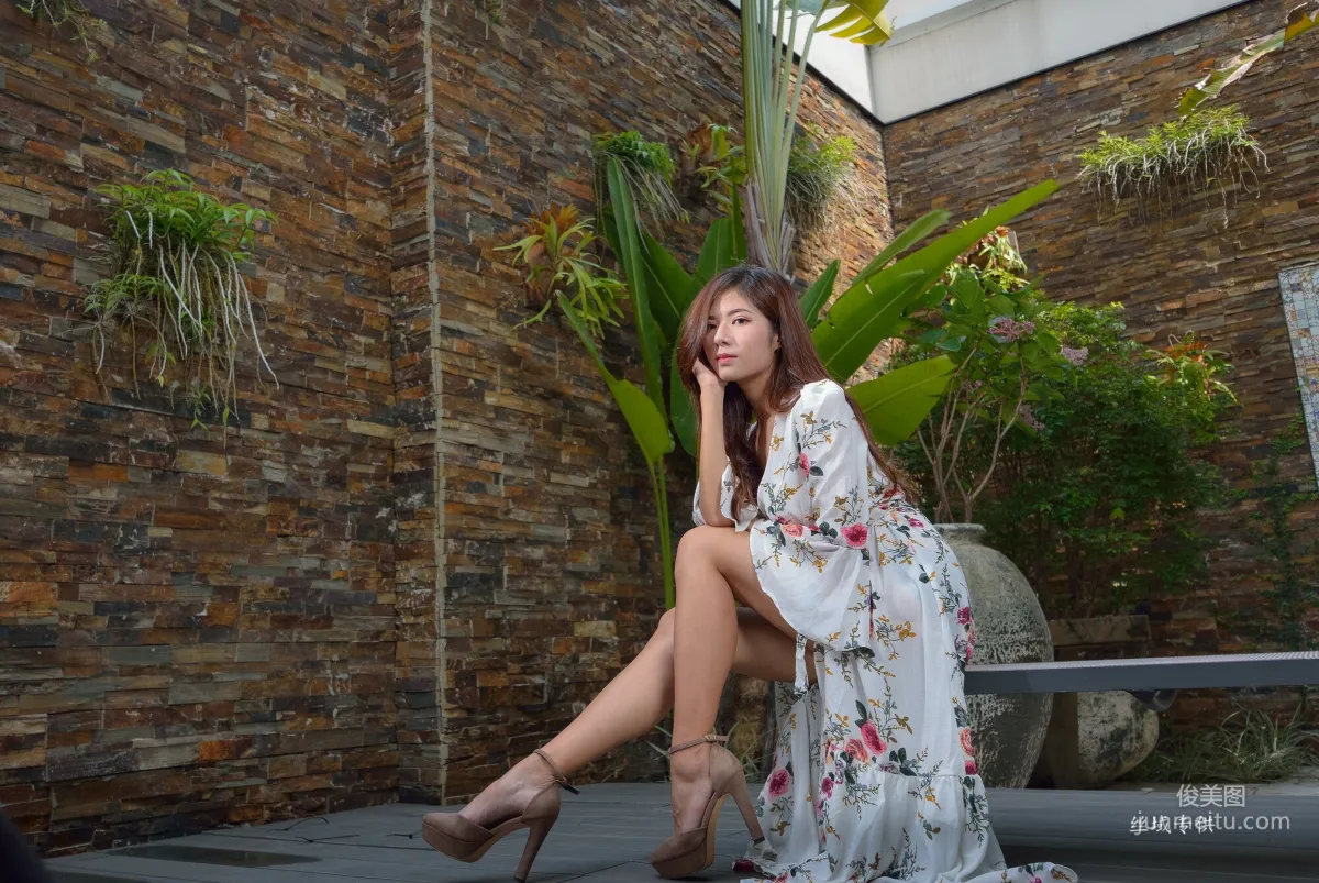 [台湾正妹] 方唯真《芭蕾.性感旅拍》长裙 写真集27