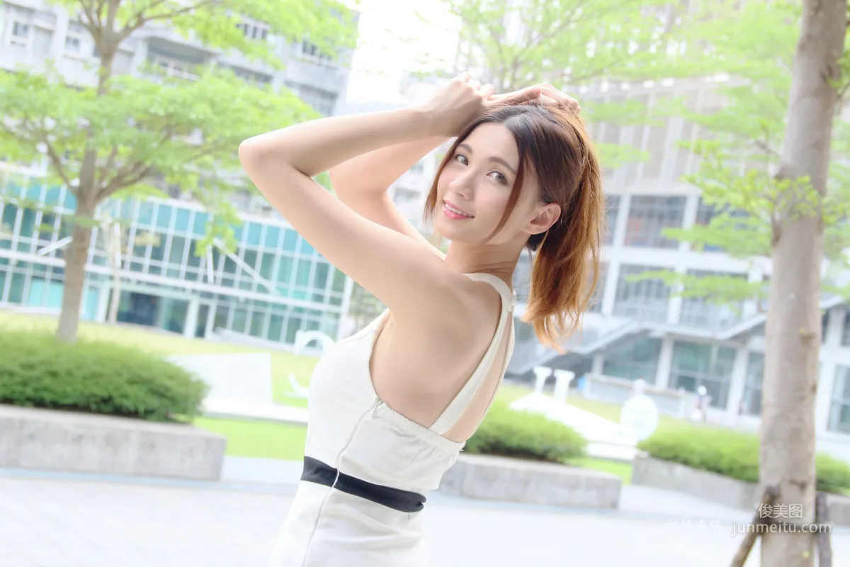 [Taiwan Beauties] Cai Yixin, Studio Shoot + Outdoor Shoot, OL Goddess Outfit, Three Sets of Clothing Photo Set photo 31