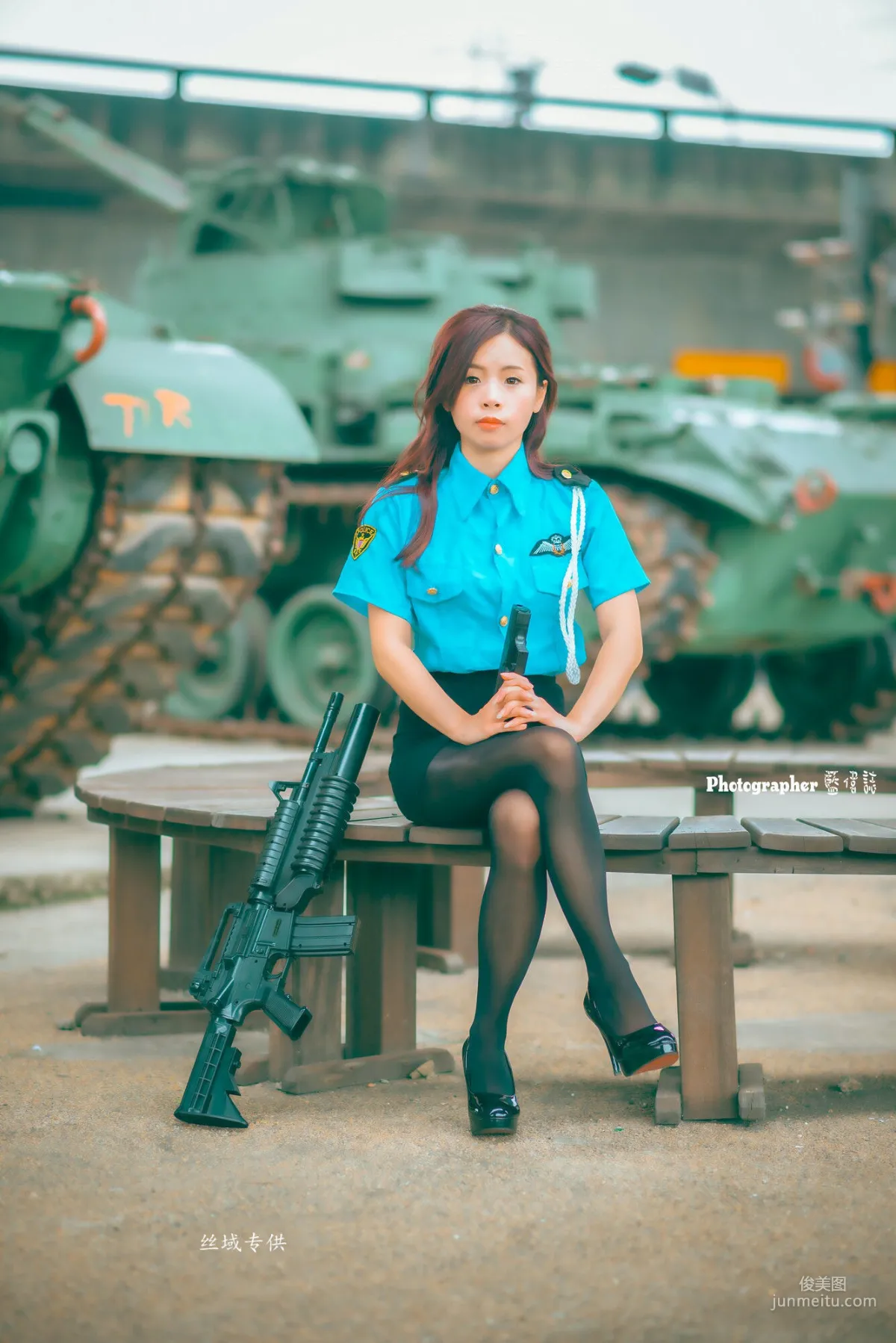[Taiwan Beauties] Lai Xiaojing Under Zhongzhang Bridge (Female Police Officer Black Stockings) Photo Set photo 17