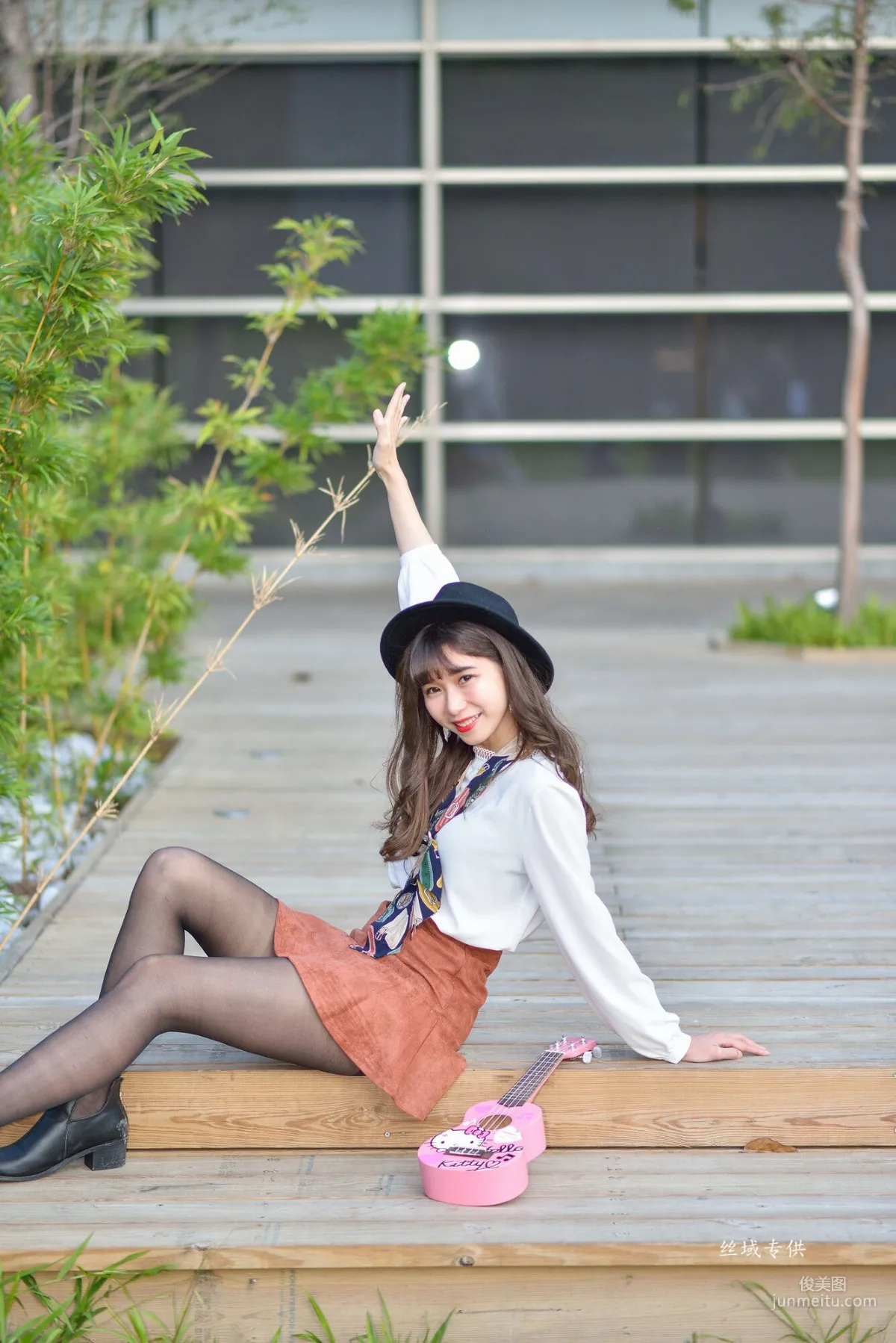 [Taiwan Beauties] Ti Ti, National Taiwan Museum of Fine Arts. Fashion, Black Stockings Girl Short Skirt Street Snap Photo Set photo 24