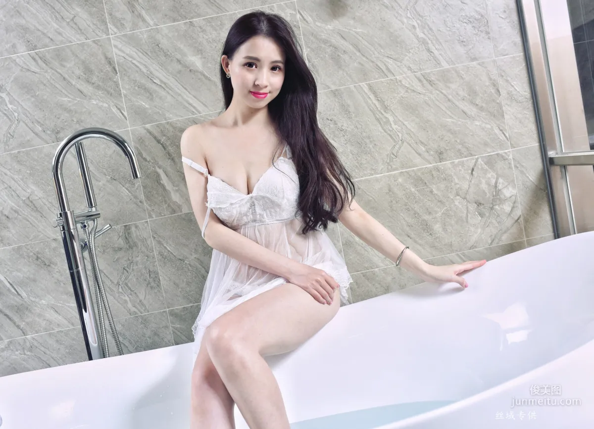 [Taiwan Beauties] Xue Jing, Three Outfits Studio Shoot Photo Set photo 37
