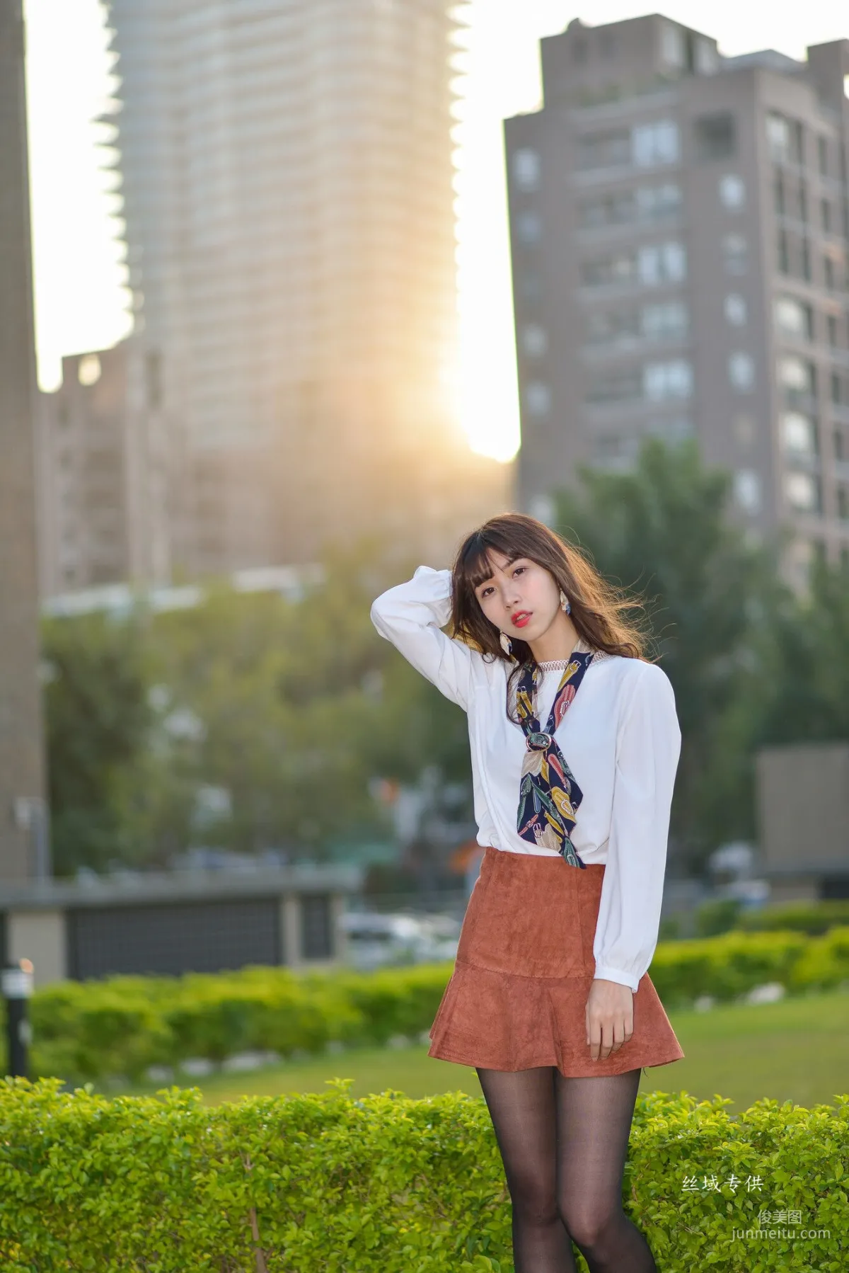 [Taiwan Beauties] Ti Ti, National Taiwan Museum of Fine Arts. Fashion, Black Stockings Girl Short Skirt Street Snap Photo Set photo 124