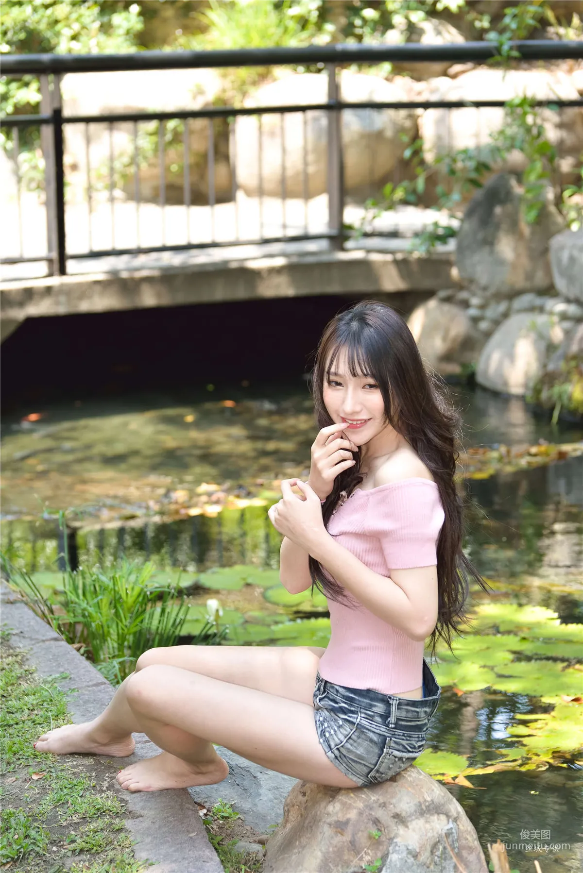 [Taiwan Beauties] Bi Bier "Gome. Fashion" Hot Pants Street Snap Photo Set photo 97
