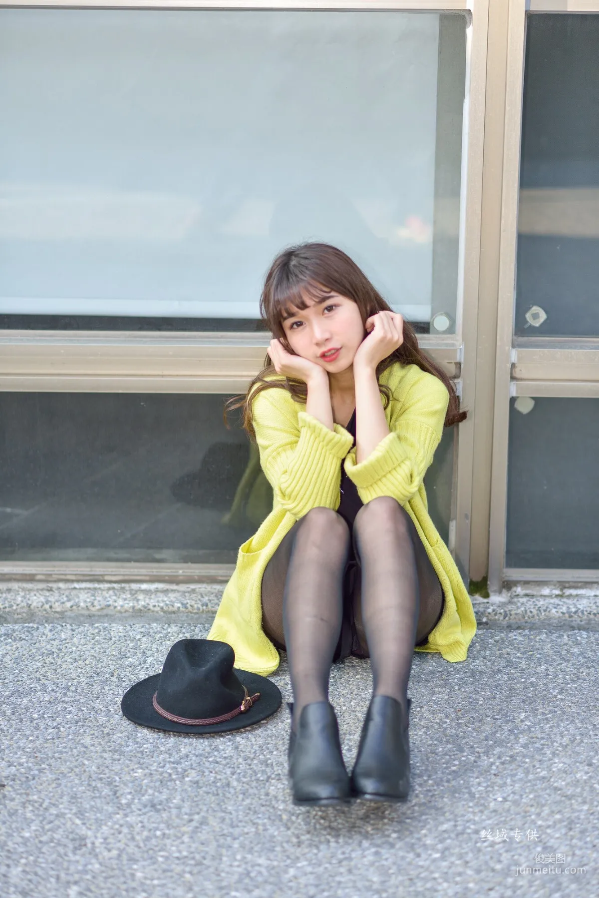 [Taiwan Beauties] Ti Ti National Taiwan Museum of Fine Arts. Fashion Black Stockings Street Snap Photo Set photo 94