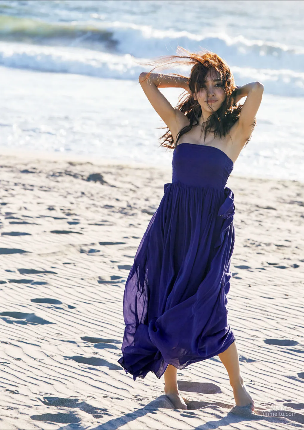 Tomomi Itano "Wanderer" (Kindle) Photo Set photo 30