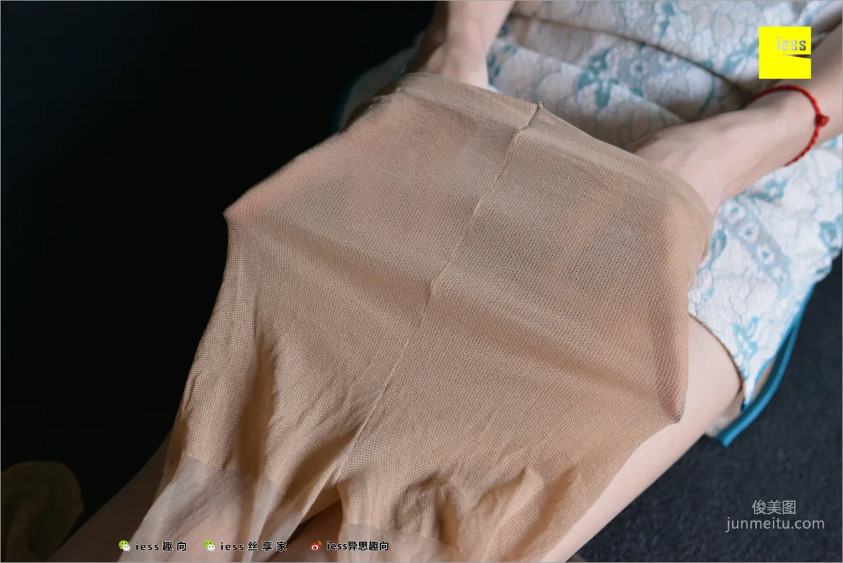 小六《小六玩絲①》 [異思趣向IESS] 絲足便當243 寫真集 29