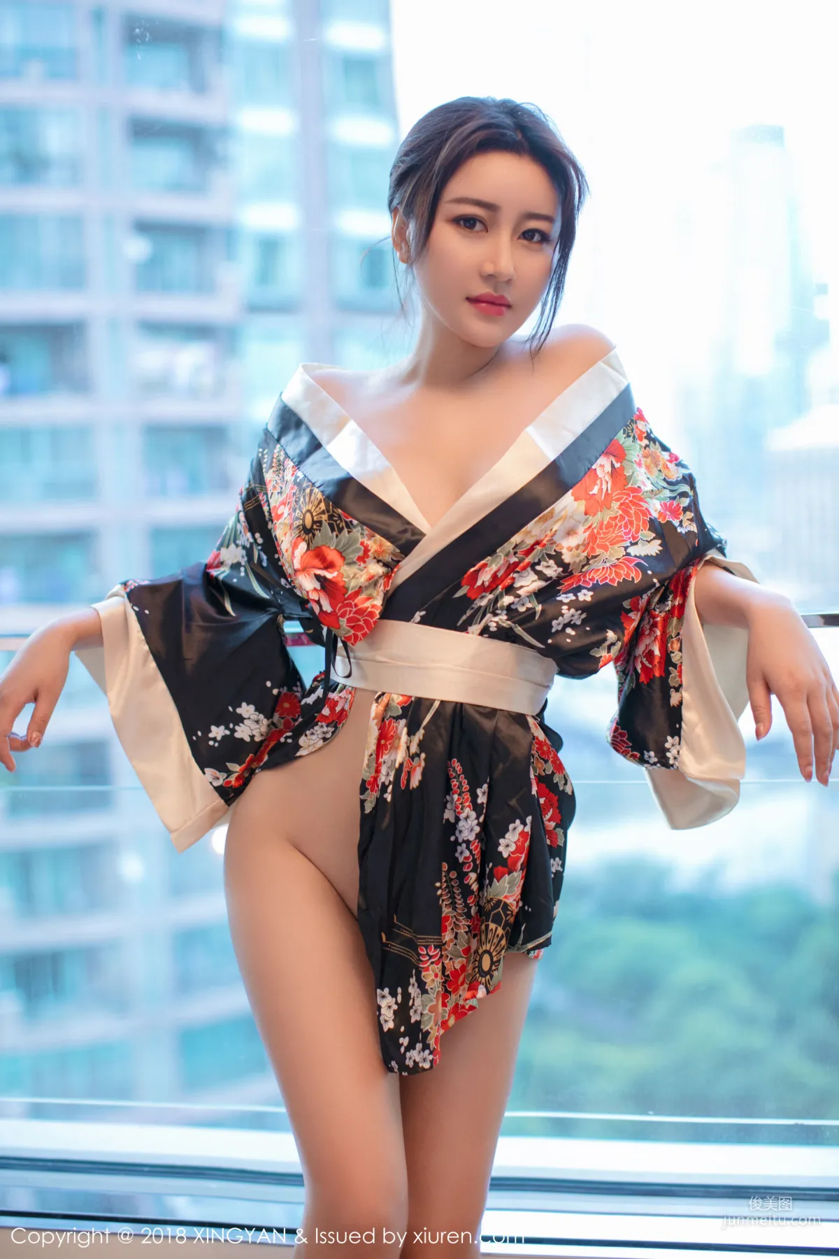 Model Xixi Cici, Soft to the Bone Charm [XingYan] Vol.072 Photo Set photo 36
