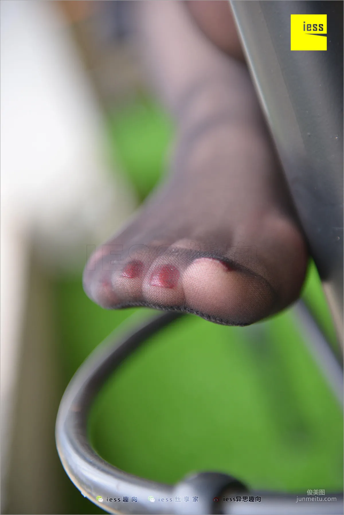 Ming Lijie, Ming Lijie's Black Stockings Close-Up [IESS] Silk Feet Bento 244 Photo Set photo 86