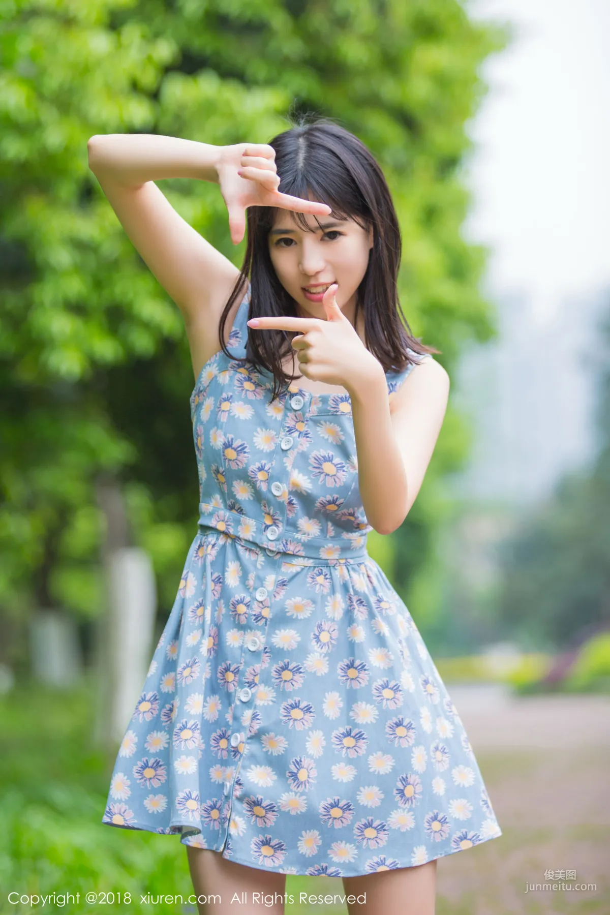 Ai Lili "Student Uniform Seduction + Fresh and Lovely Outdoor Shoot" [XiuRen] No.1094 Photo Set photo 45