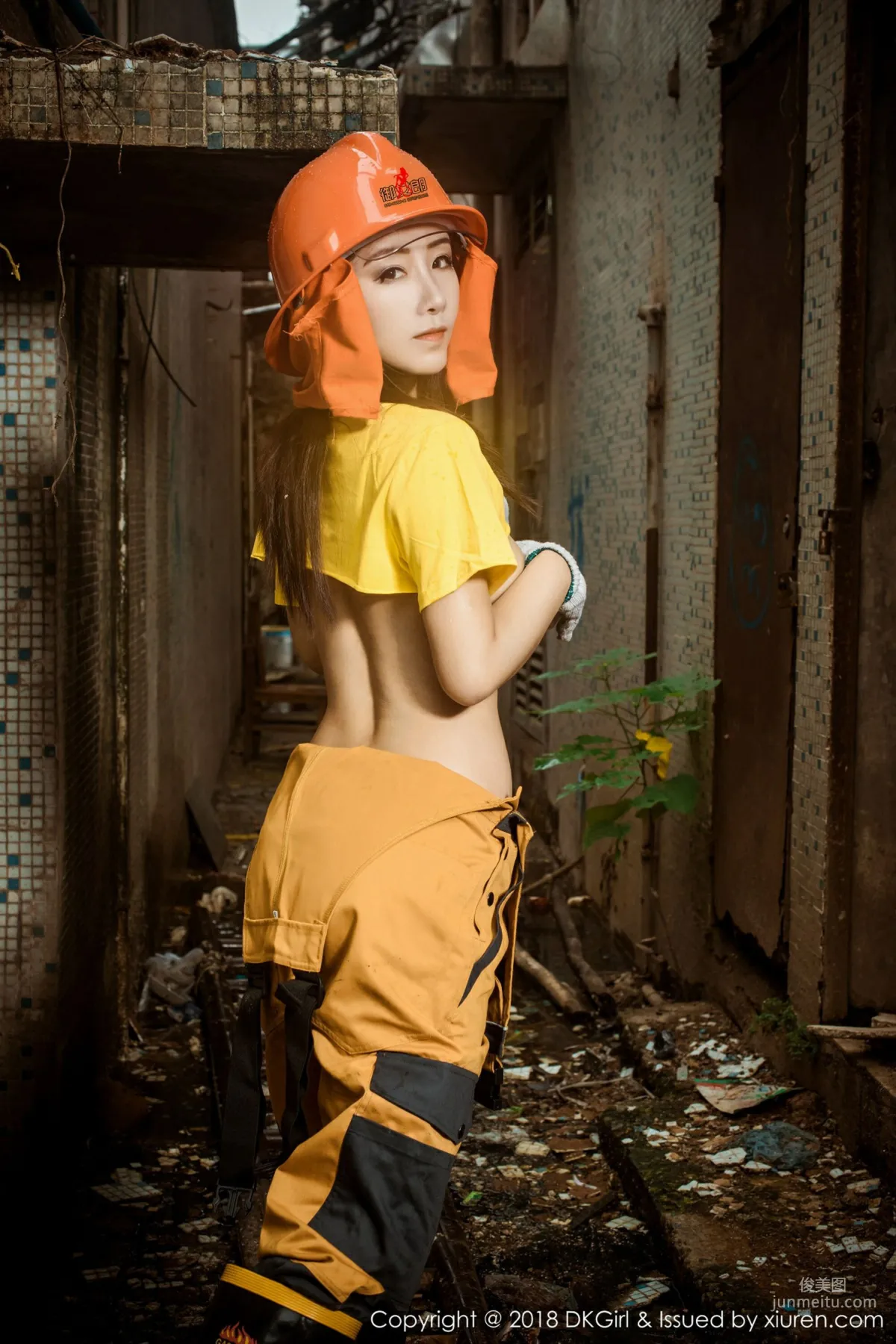 Yuan Meiren《Workwear Goes Out, Sexy and Wild》 [DKGirl] Vol.077 Photo Set photo 13