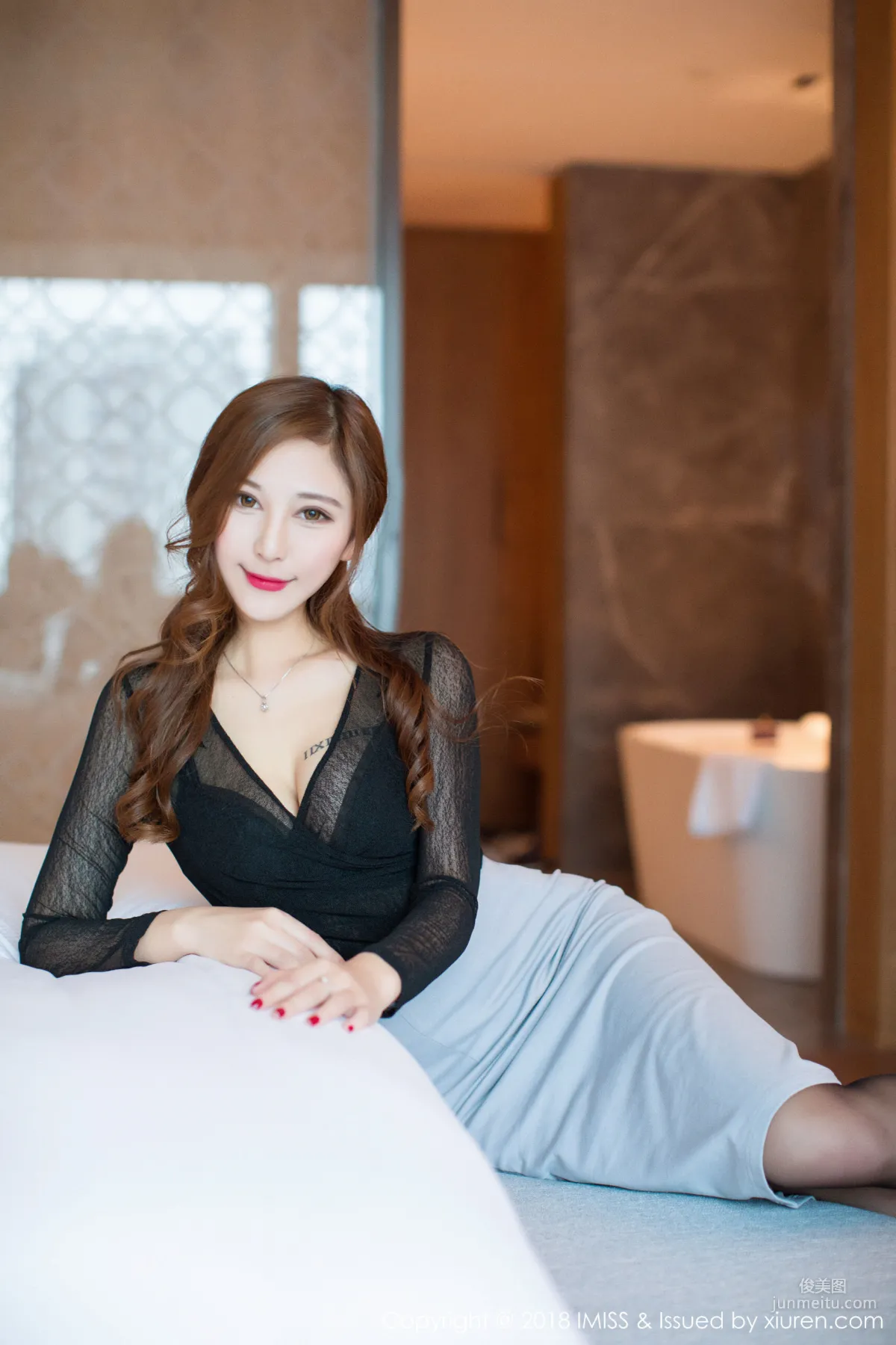 Model Cccil, Fresh and Elegant Stockings and Beautiful Legs [IMISS] Vol.269 Photo Set photo 10