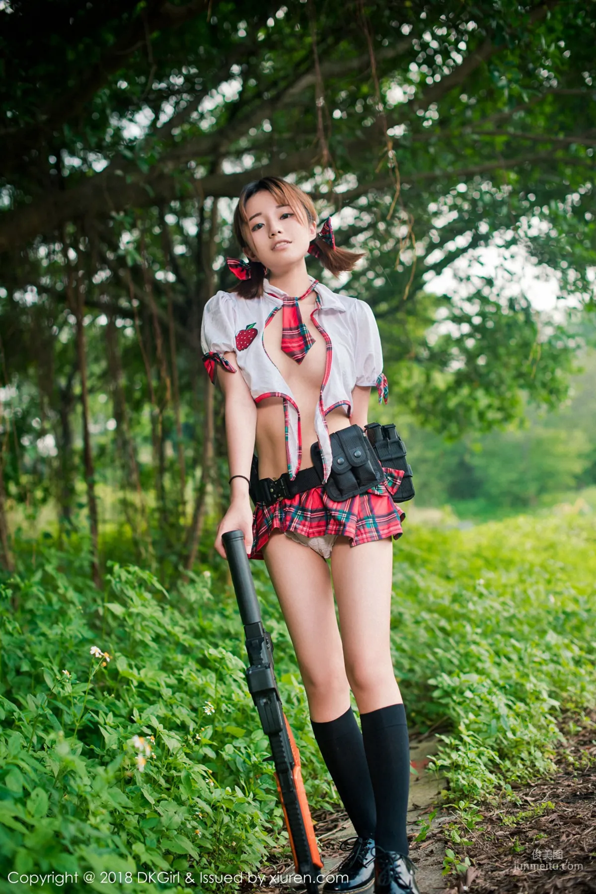 倉井優香《戶外露出狂野》 [禦女郎DKGirl] Vol.076 寫真集 27