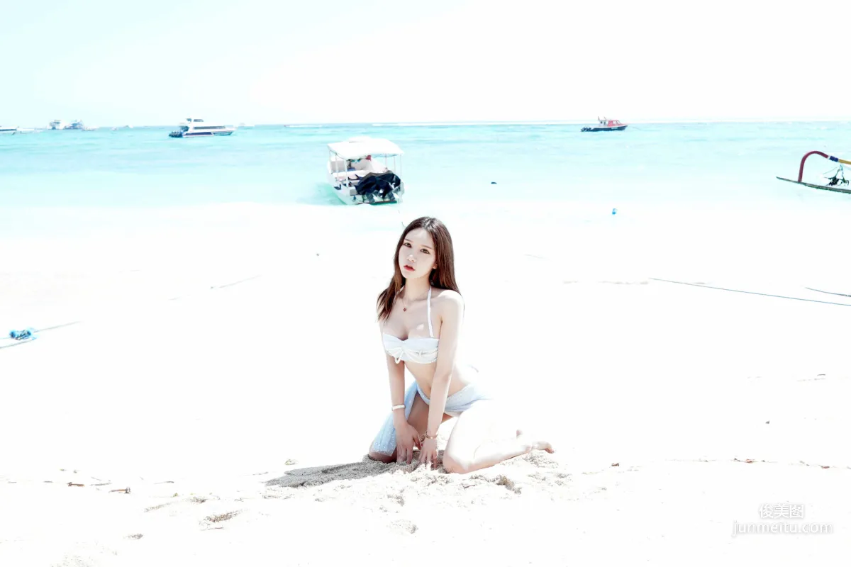 Zhou Yuxi, The Subtly Revealing Curve Temptation [FeiLin] VOL.152 Photo Set photo 23