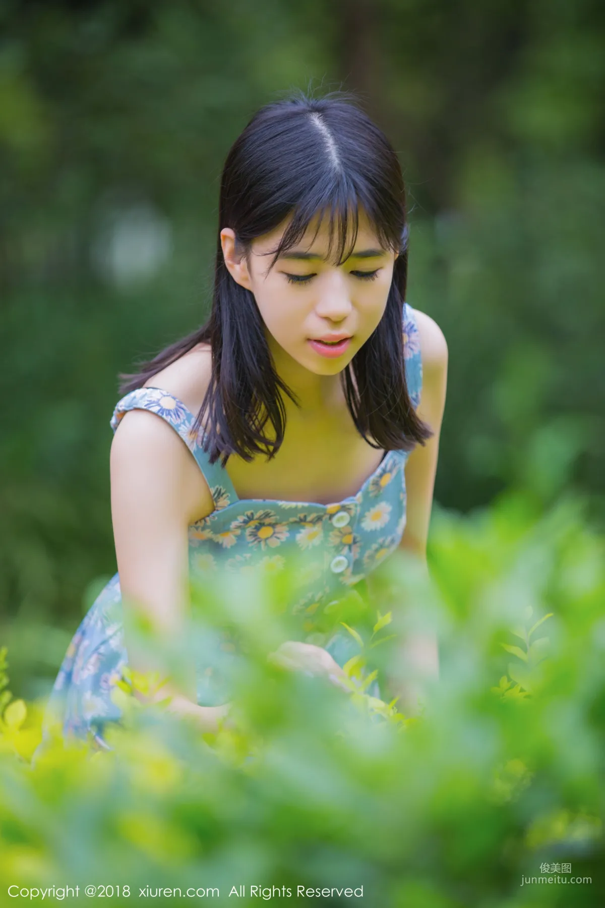 Ai Lili "Student Uniform Seduction + Fresh and Lovely Outdoor Shoot" [XiuRen] No.1094 Photo Set photo 48