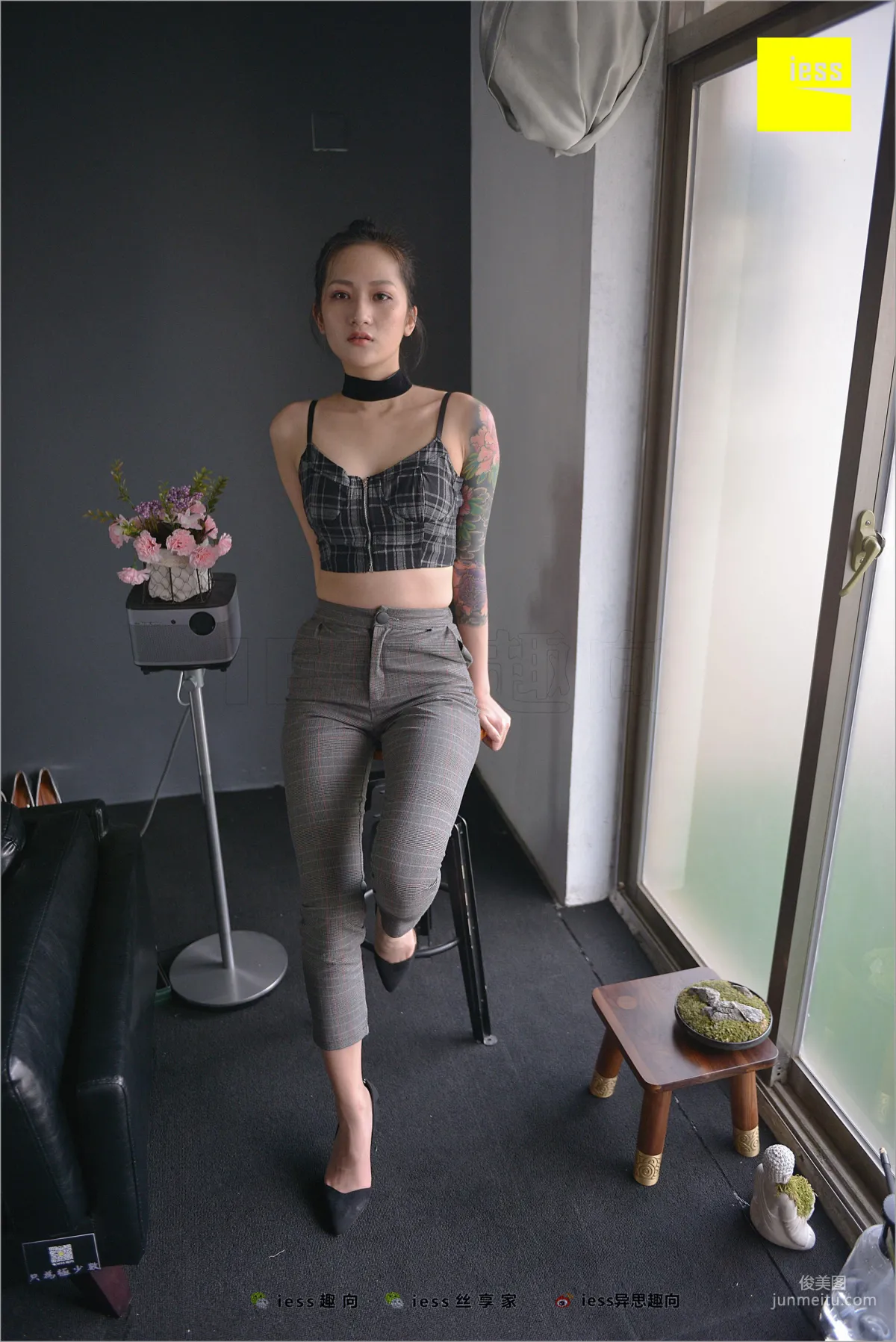 Xiao Xiao, Short Stockings, Long Pants and the Workplace [IESS] Silk Feet Bento 241 Photo Set photo 98