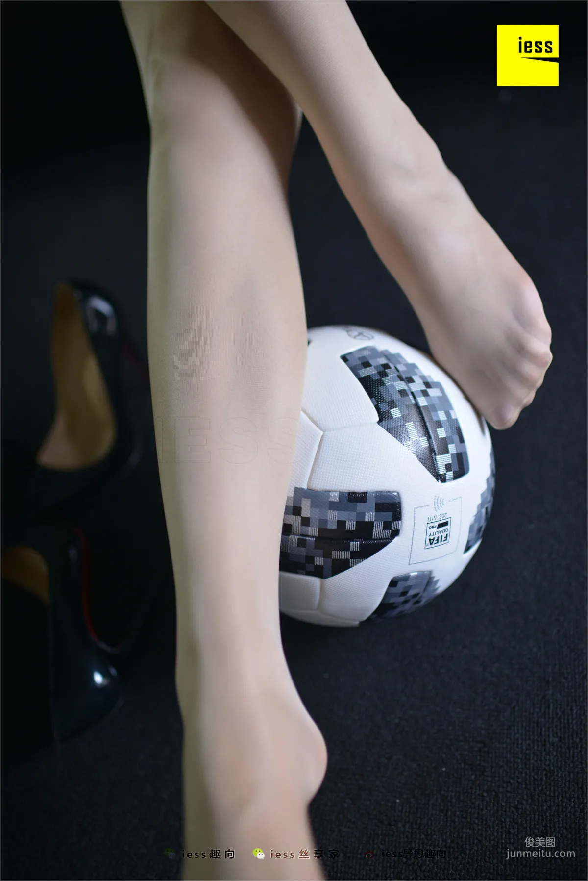 Yun Zhi 'Stockings Beer World Cup I - Know a Ball' [IESS] Silk Feet Bento 248 Photo Set photo 93