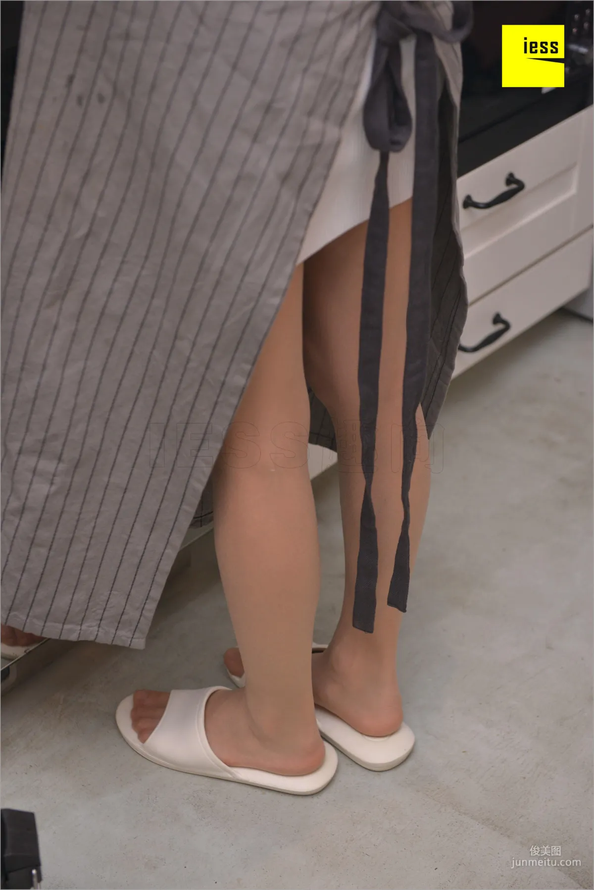 小六《夢呓2――下廚》 [異思趣向IESS] 絲足便當 寫真集 2