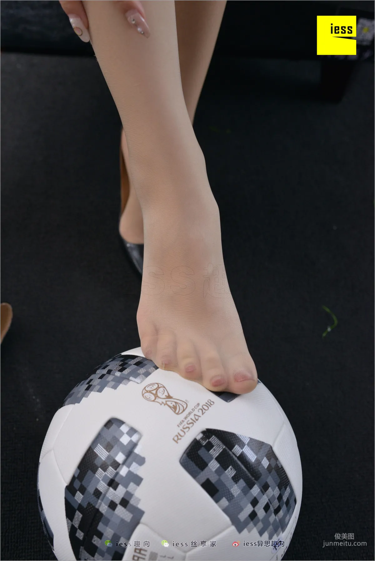Yun Zhi 'Stockings Beer World Cup I - Know a Ball' [IESS] Silk Feet Bento 248 Photo Set photo 44
