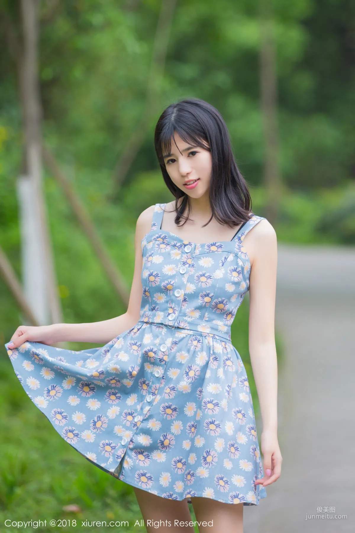 Ai Lili "Student Uniform Seduction + Fresh and Lovely Outdoor Shoot" [XiuRen] No.1094 Photo Set photo 42