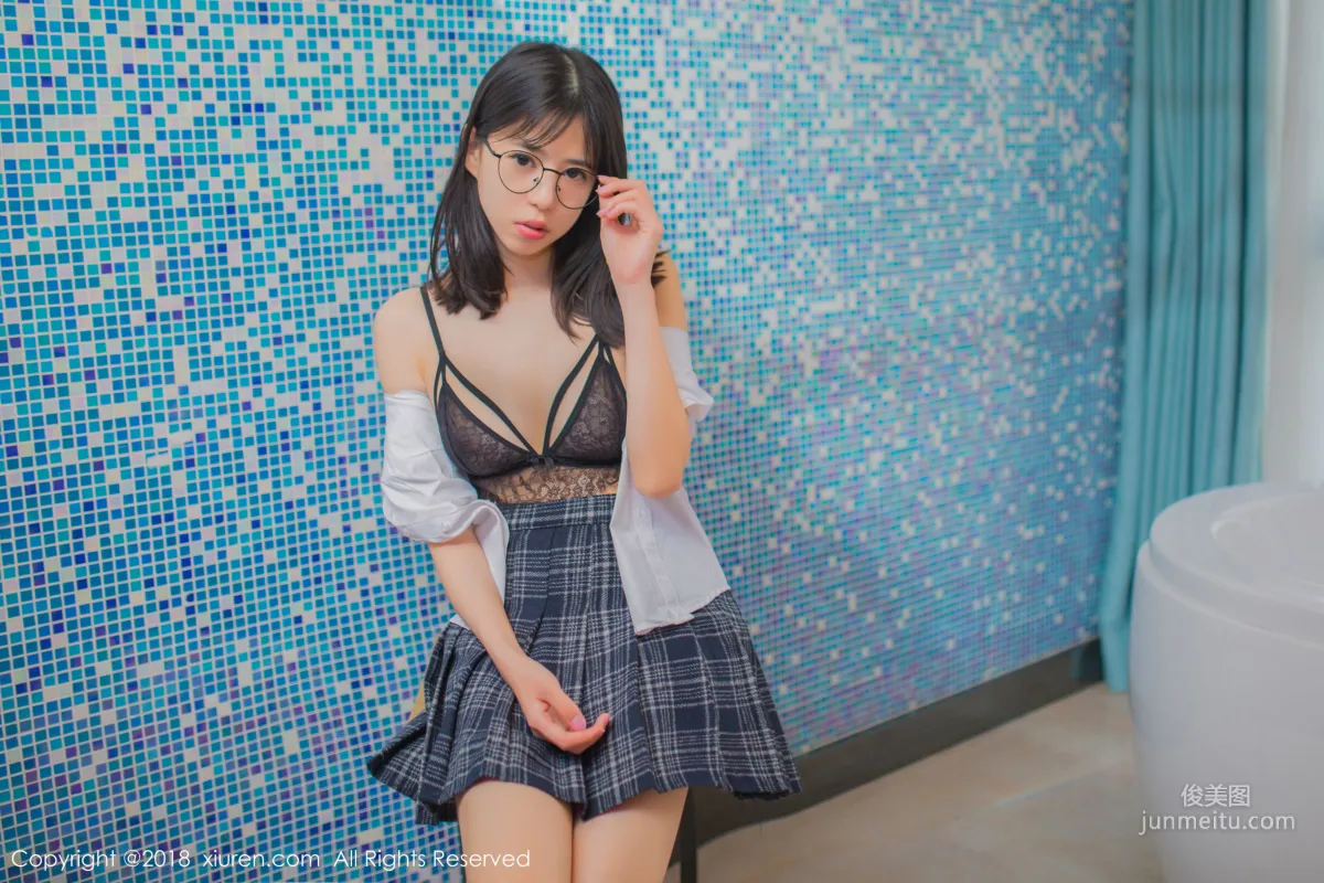 Ai Lili "Student Uniform Seduction + Fresh and Lovely Outdoor Shoot" [XiuRen] No.1094 Photo Set photo 18
