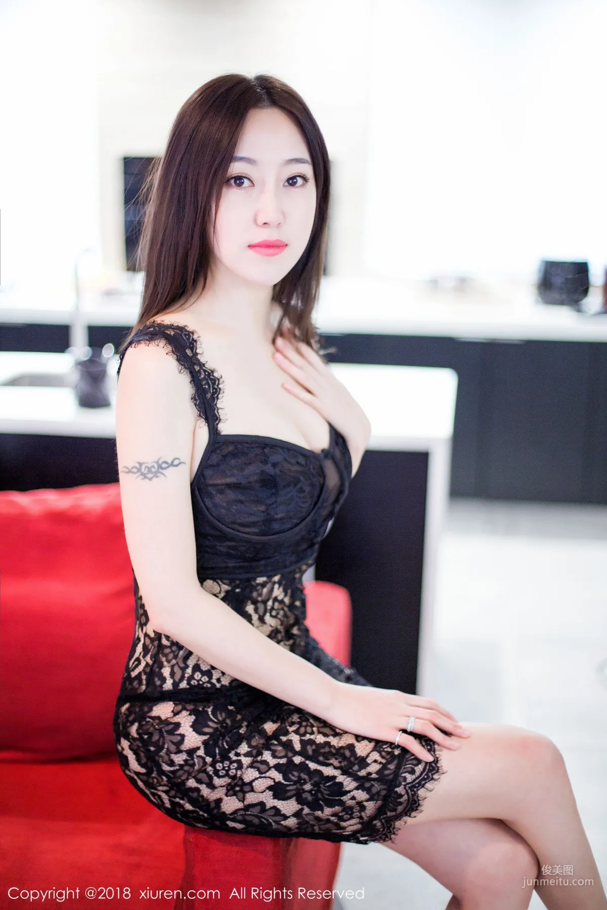Model Yiwen Eva "A Beauty with Both Looks and Figure" [XiuRen] No.1072 Photo Set photo 9