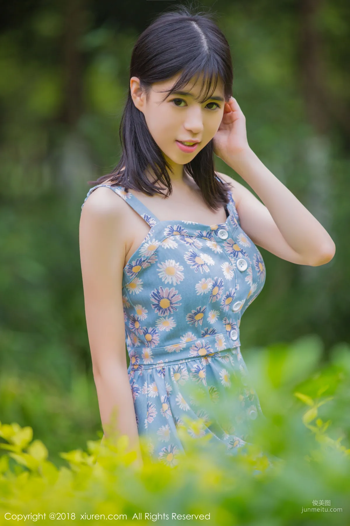 Ai Lili "Student Uniform Seduction + Fresh and Lovely Outdoor Shoot" [XiuRen] No.1094 Photo Set photo 47