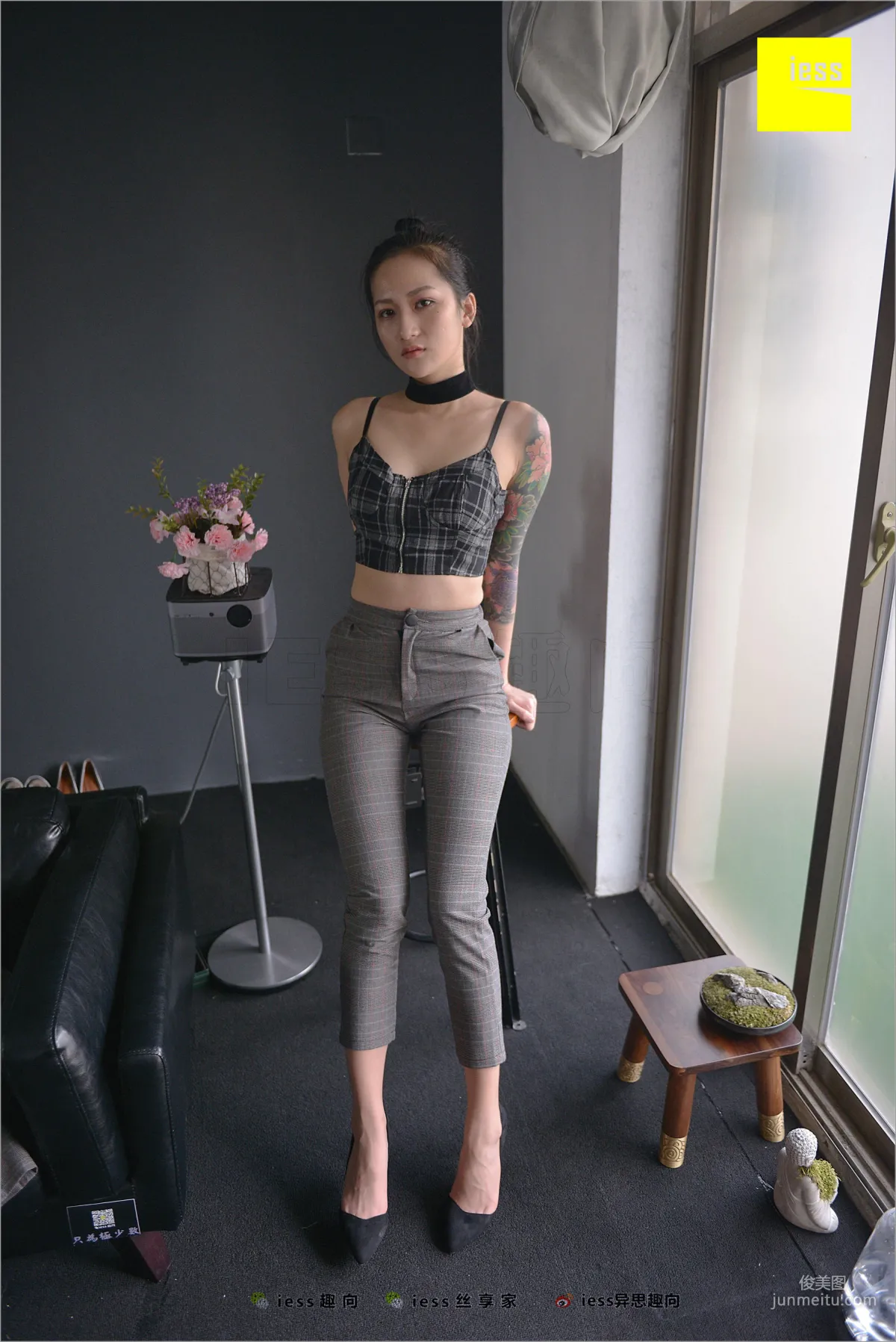 Xiao Xiao, Short Stockings, Long Pants and the Workplace [IESS] Silk Feet Bento 241 Photo Set photo 97