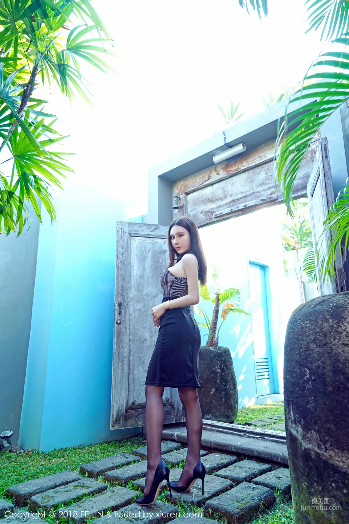 Zhou Yuxi, The Subtly Revealing Curve Temptation [FeiLin] VOL.152 Photo Set photo 25