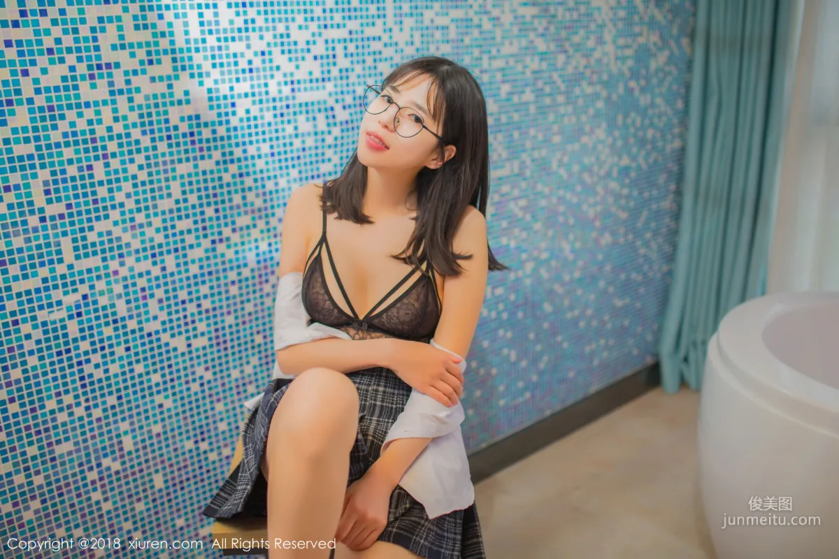 Ai Lili "Student Uniform Seduction + Fresh and Lovely Outdoor Shoot" [XiuRen] No.1094 Photo Set photo 27