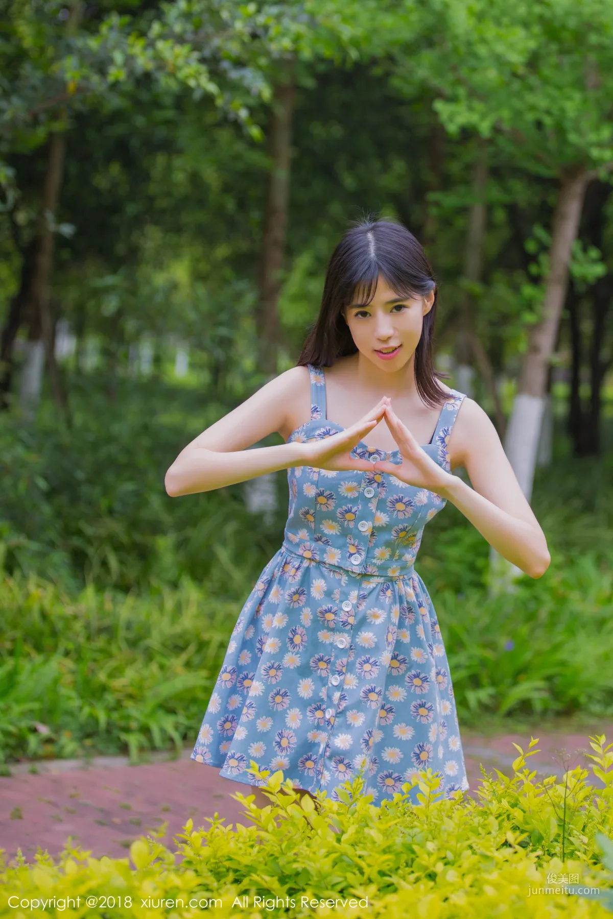 Ai Lili "Student Uniform Seduction + Fresh and Lovely Outdoor Shoot" [XiuRen] No.1094 Photo Set photo 50