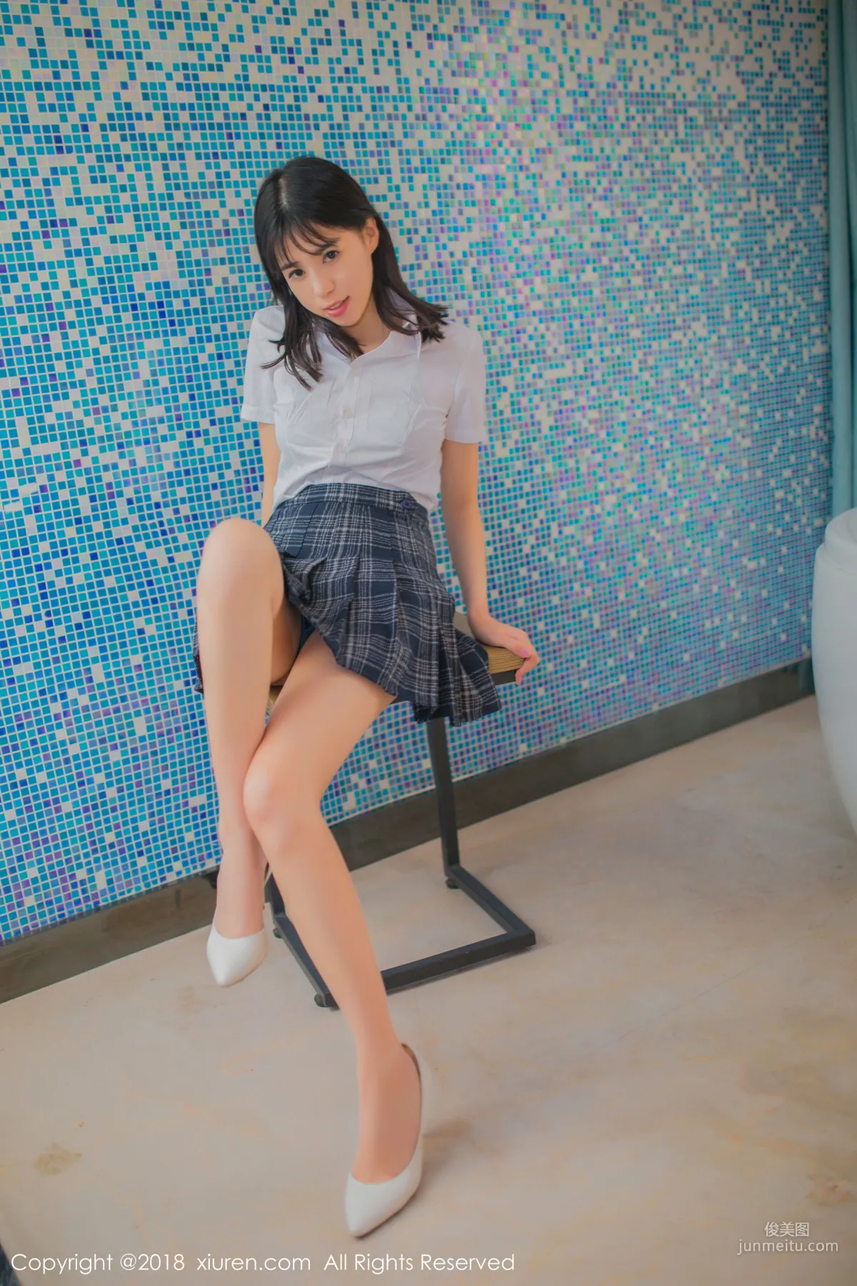 Ai Lili "Student Uniform Seduction + Fresh and Lovely Outdoor Shoot" [XiuRen] No.1094 Photo Set photo 2