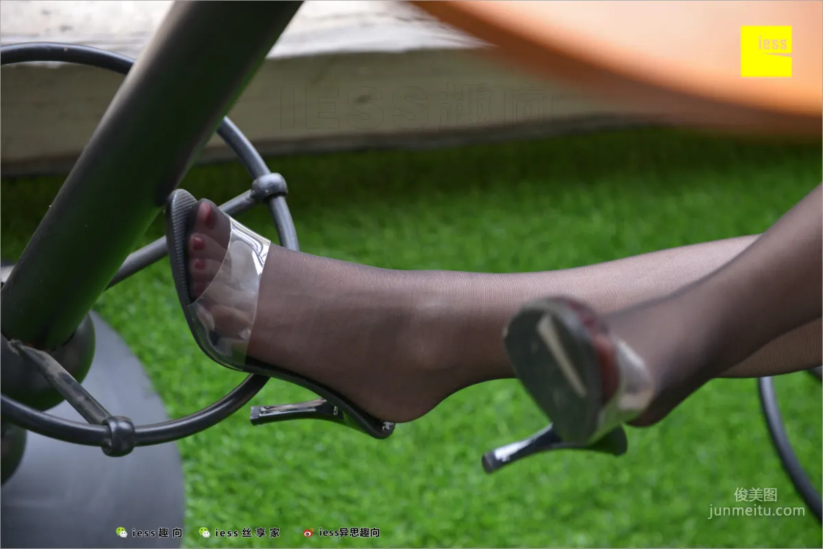 Ming Lijie, Ming Lijie's Black Stockings Close-Up [IESS] Silk Feet Bento 244 Photo Set photo 70