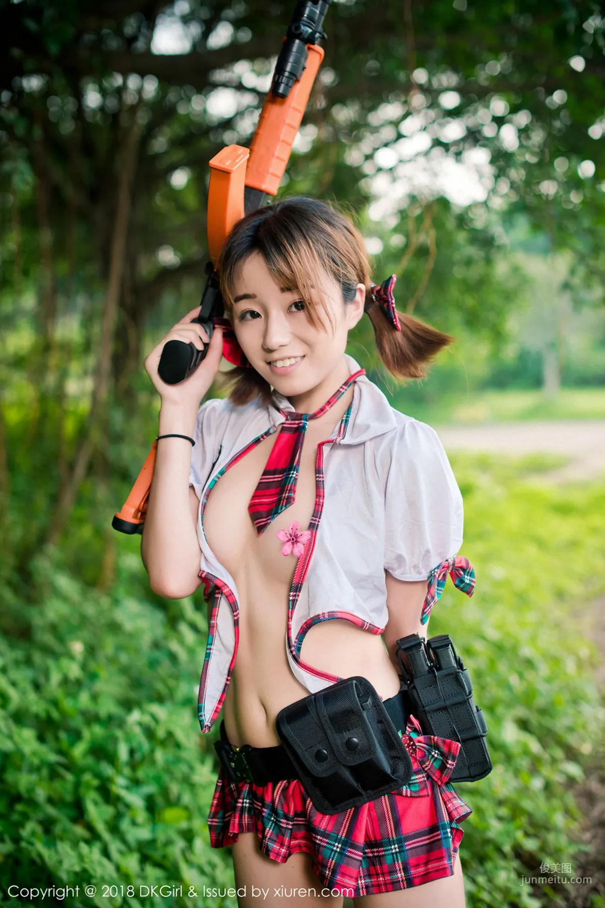 倉井優香《戶外露出狂野》 [禦女郎DKGirl] Vol.076 寫真集 31