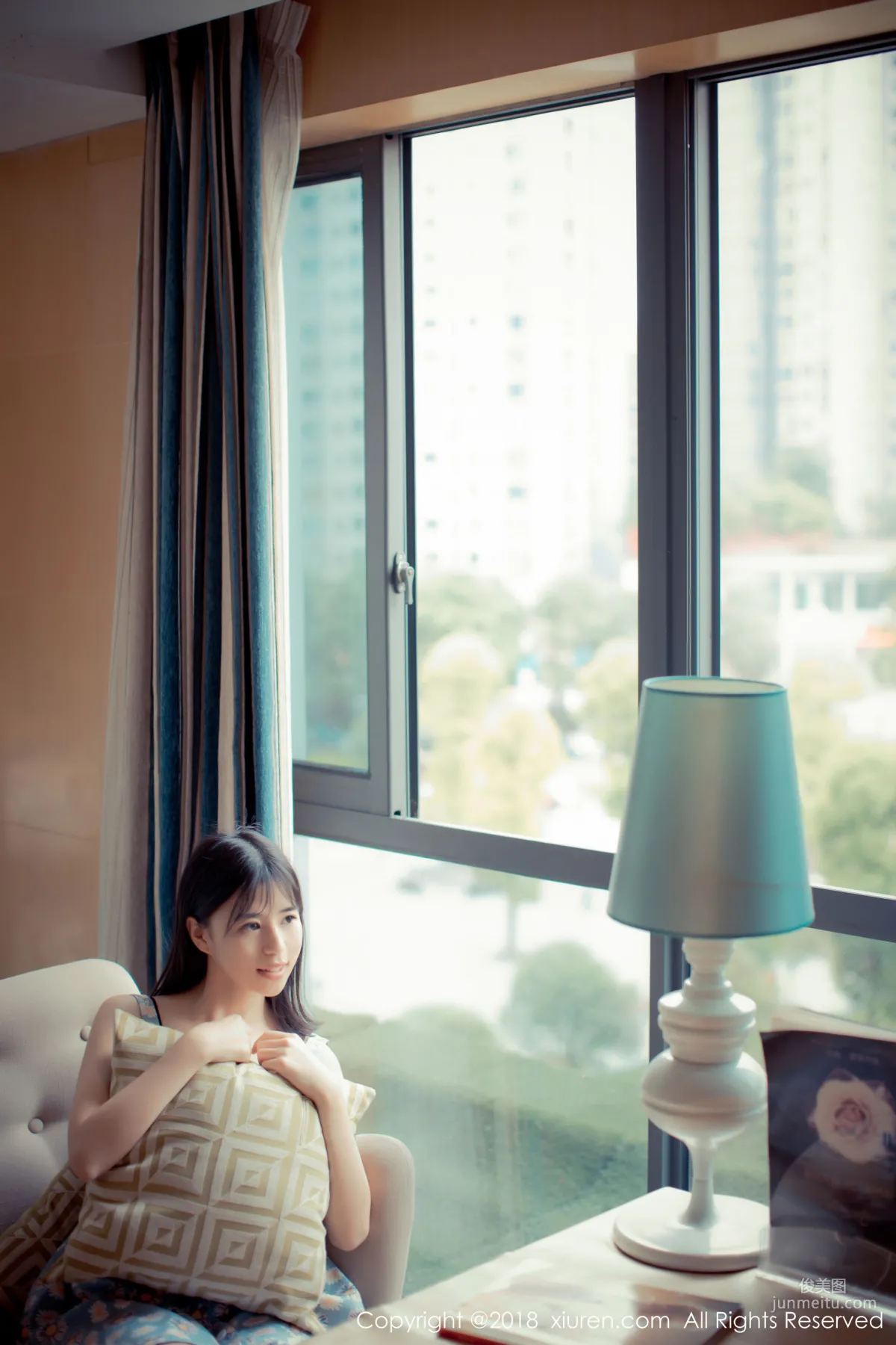 Ai Lili 'A Charming Little Woman' [XiuRen] No.1057 Photo Set photo 18