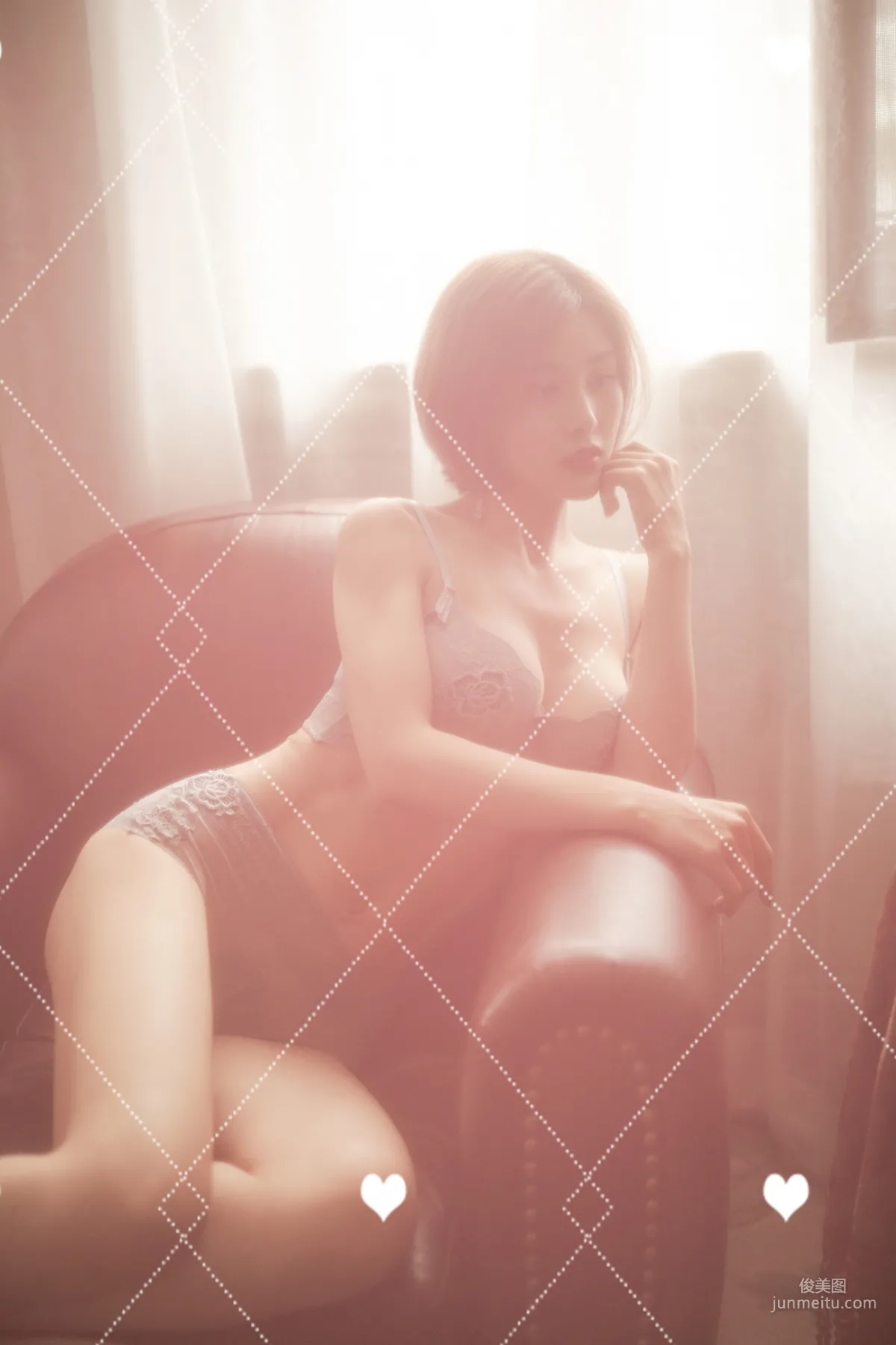 闫盼盼《紫色全屏》寫真集 6