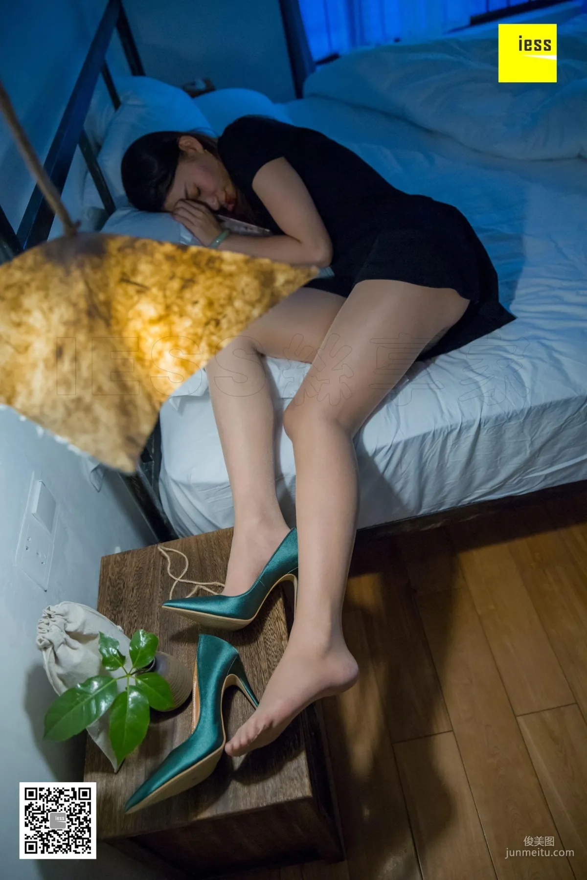 Qiuqiu, Dusk Desire Time [IESS] Silk Enjoyer 287 Photo Set photo 9